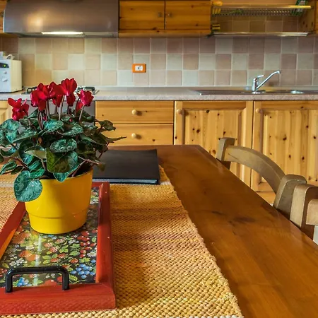 In Mit Kleinem Garten By Interhome