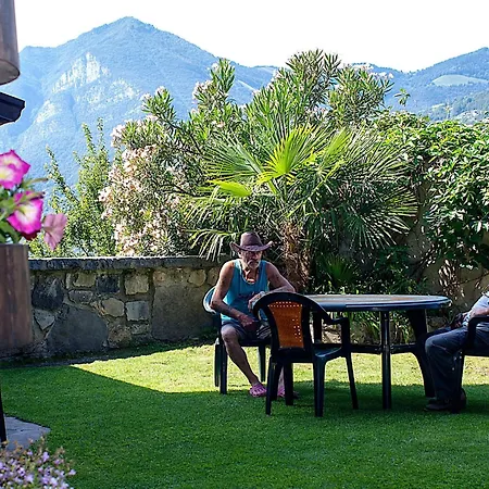 In Mit Kleinem Garten By Interhome Daire
