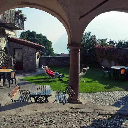 Daire In Mit Kleinem Garten By Interhome Riva di Solto